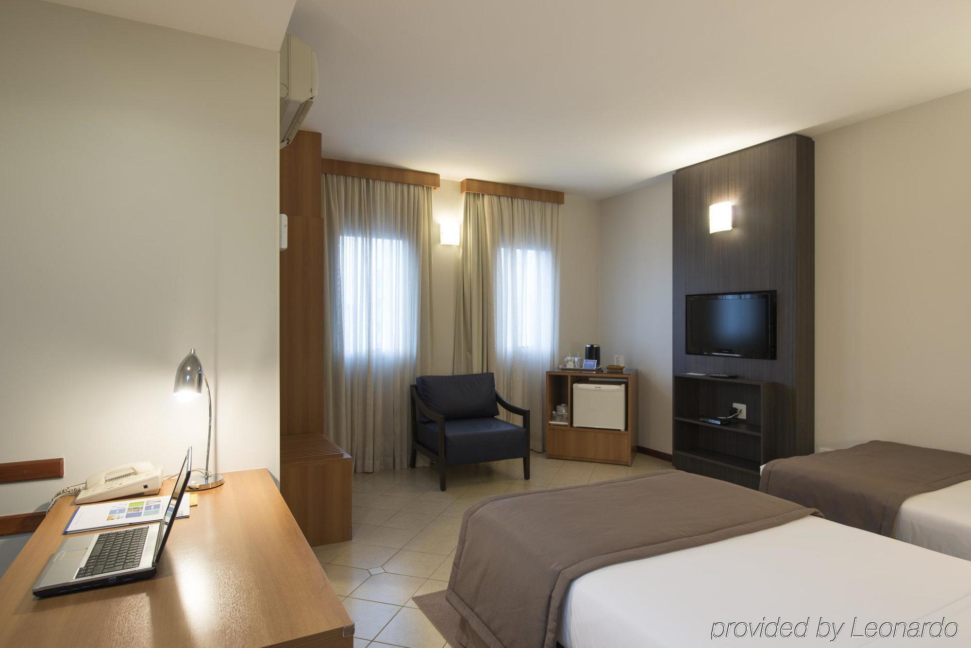 Holiday Inn Express Avenida Sumare Sao Paulo Bagian luar foto